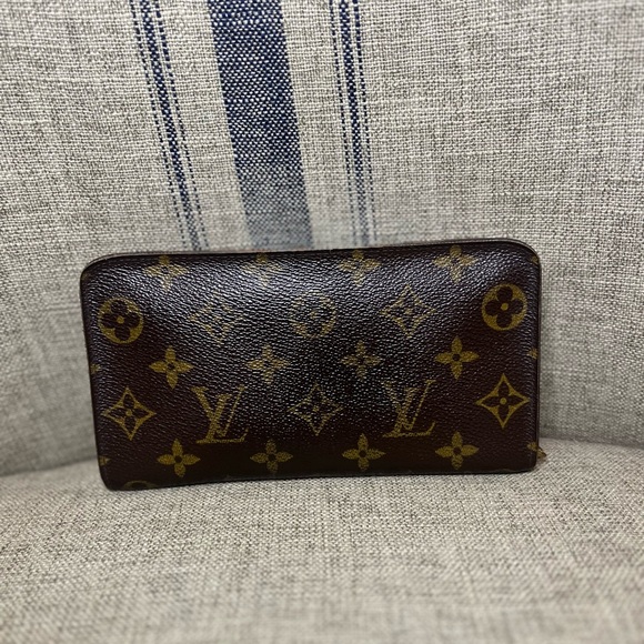 BUY MY CLOSET- MOVING SALE. Need to find a new home for all my lovelies! OFFER?! - Picture 9 of 9